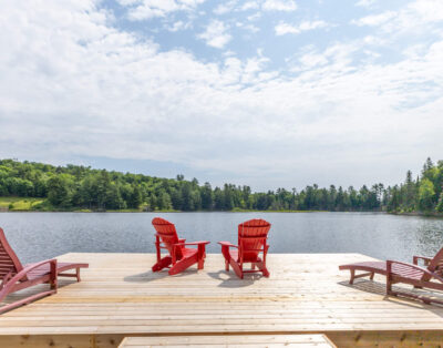 10 Acre Lakehome Oasis