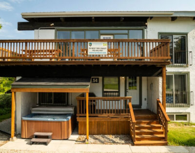 8 bedroom Stand Alone Chalet/Cottage with Hot Tub, sauna, Ping Pong Table at Blue Mountain #54